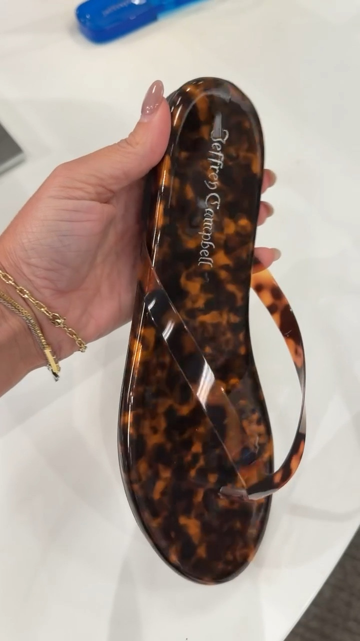 These jelly sandals for summer 😍 under $40 and so cute! They would also go with so much! Great for beach, resort or pool! 

#LTKSwim #LTKTravel