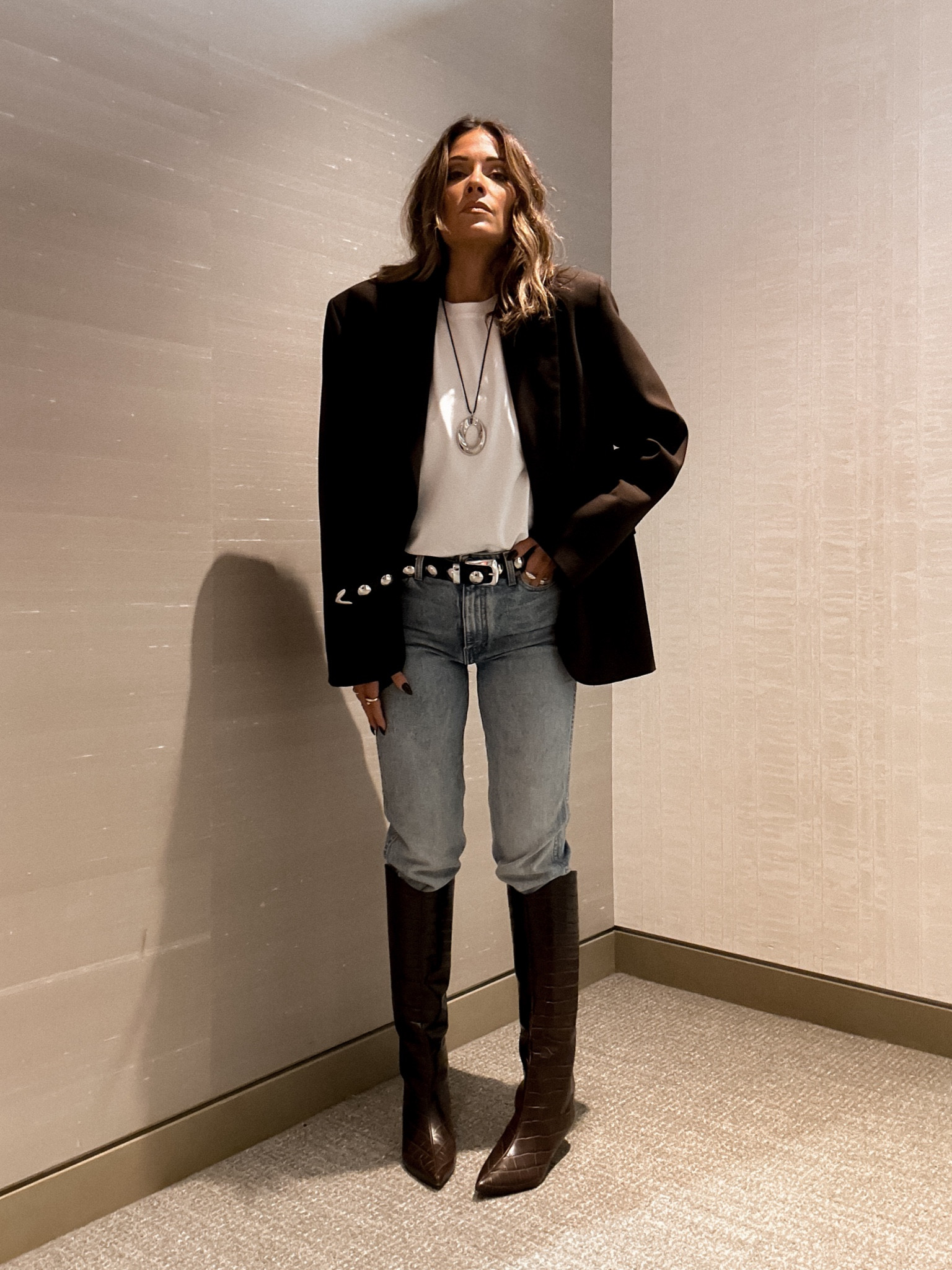 Khaite vibes. Wearing a 25 in the jeans- they run small! Actual blazer is Arket but linked similar 