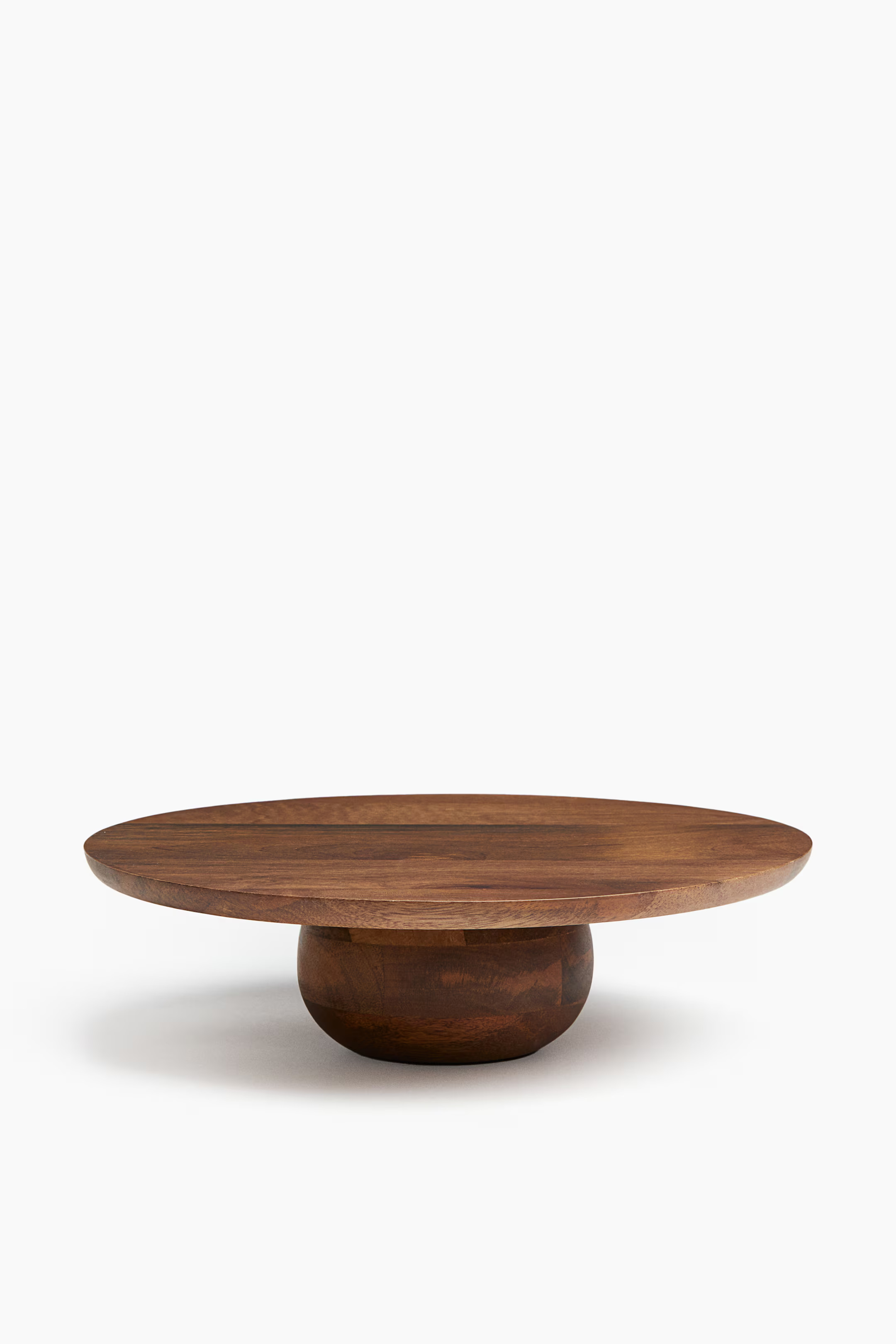 Wooden cake stand | H&M (UK, MY, IN, SG, PH, TW, HK)