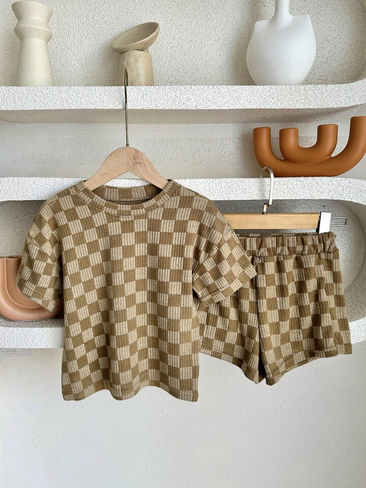 Summer Baby Retro Plaid Top And Shorts Loose Neutral Short Sleeved Set | SHEIN