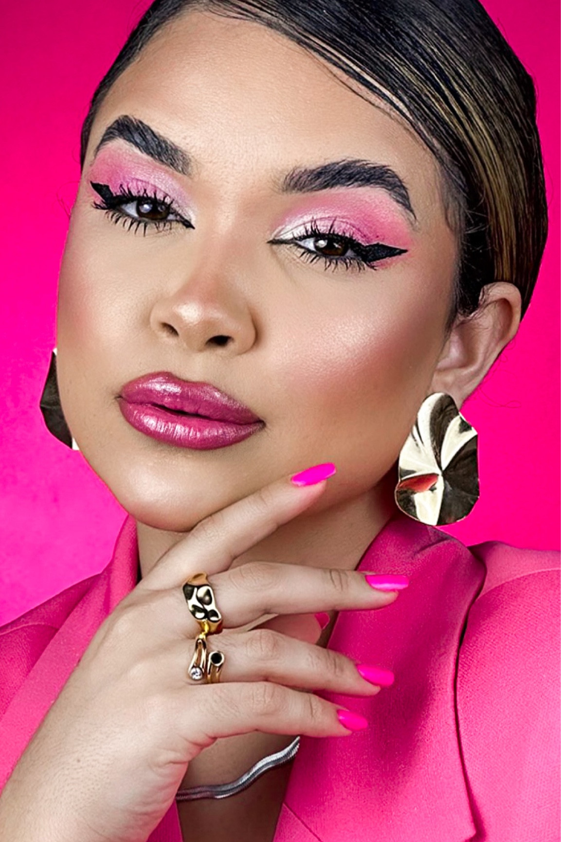 Make para assistir Barbie só produtos rosa pink. 

#LTKbrasil #LTKbeauty