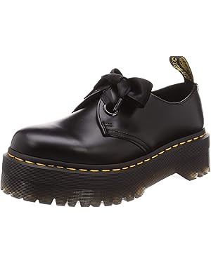 Dr. Martens Women's Holly Oxford | Amazon (US)