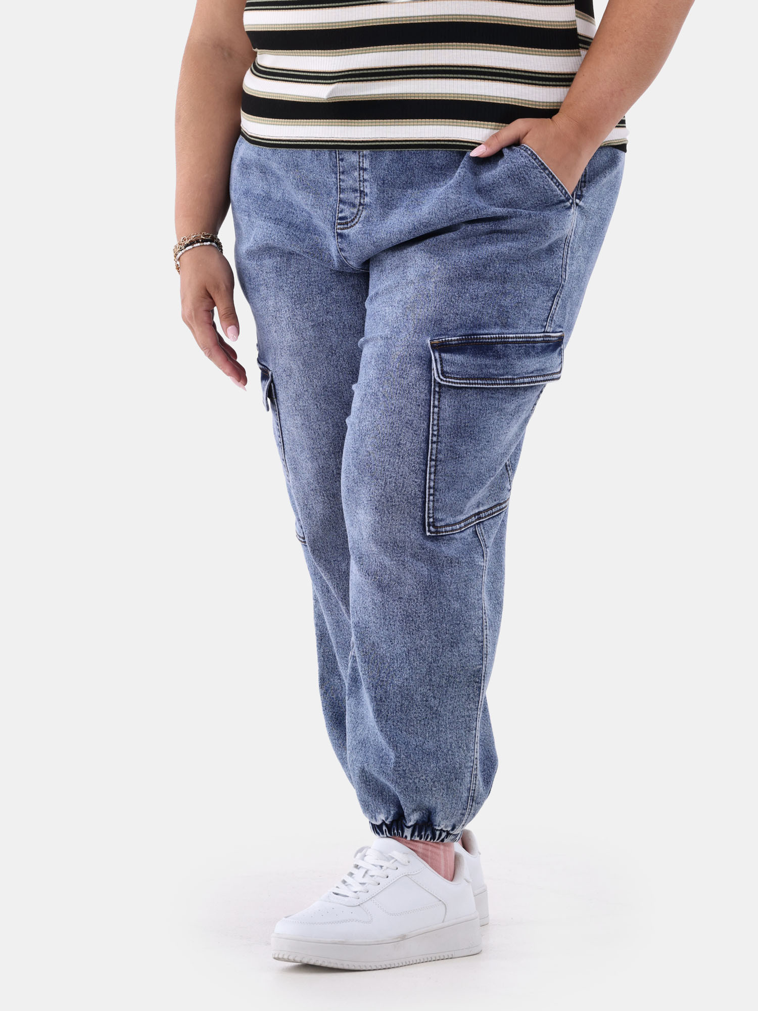 No Boundaries Utility Jogger Pants, 27.5" Inseam, Women's and Women's Plus | Walmart (US)