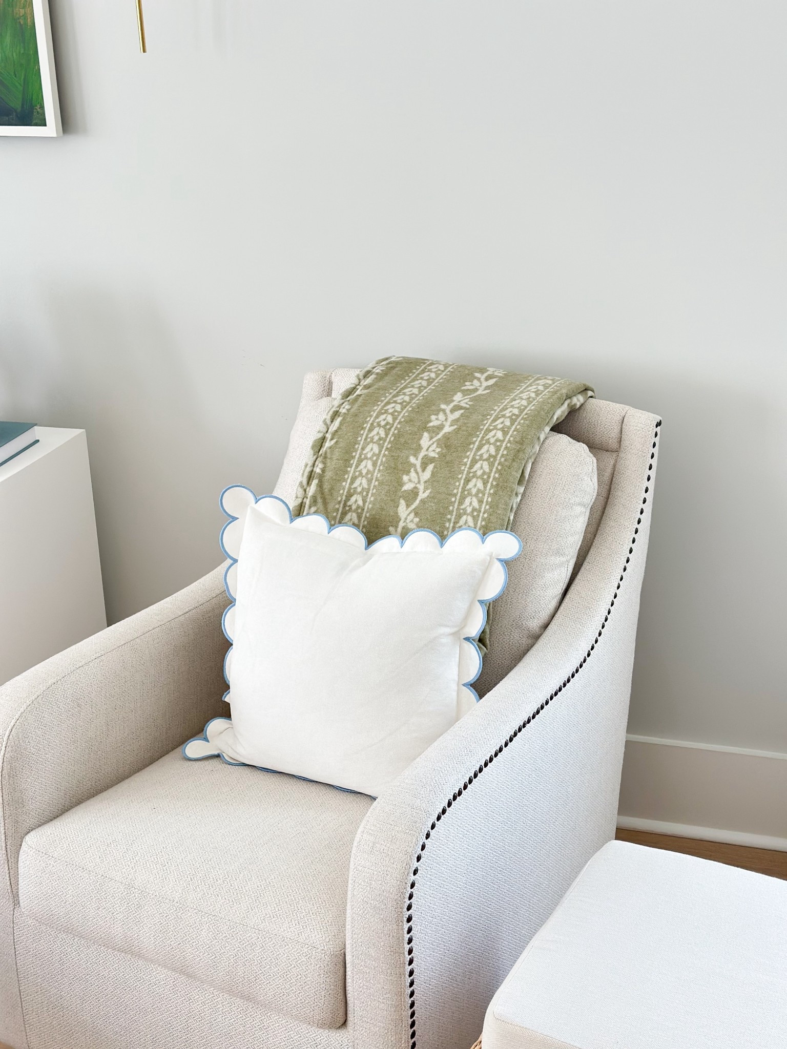 One of my favorite Amazon pillow covers! 

Scallop pillow, blue and white pillow, designer look, look for less, Grandmillennial style, Grandmillennial decor

#LTKHome