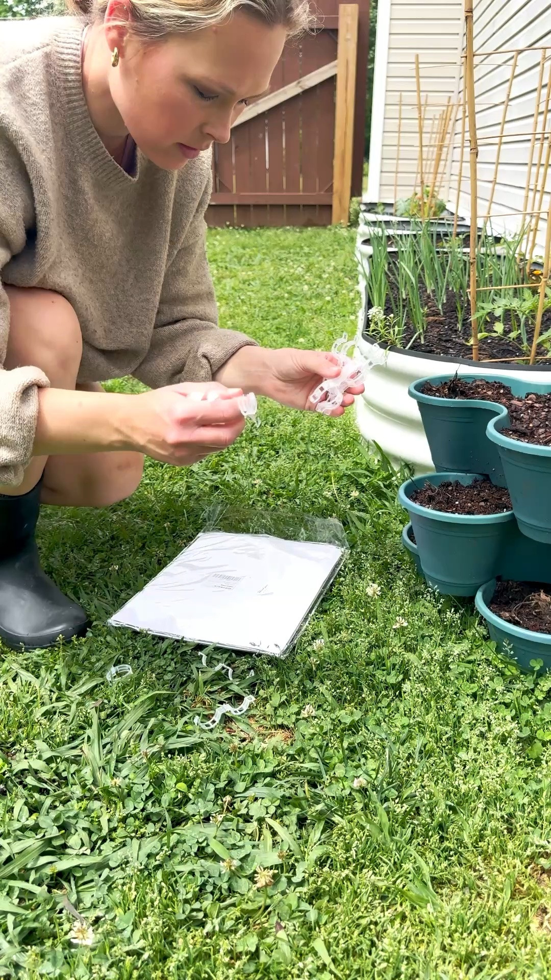Tired of tomato plants falling over? These tomato clips securely support tomatoes, cucumbers, peas, and other climbing plants for healthier growth. Tap to shop!
#LTKgarden #gardening

#LTKmomlife #LTKSeasonal #LTKHome