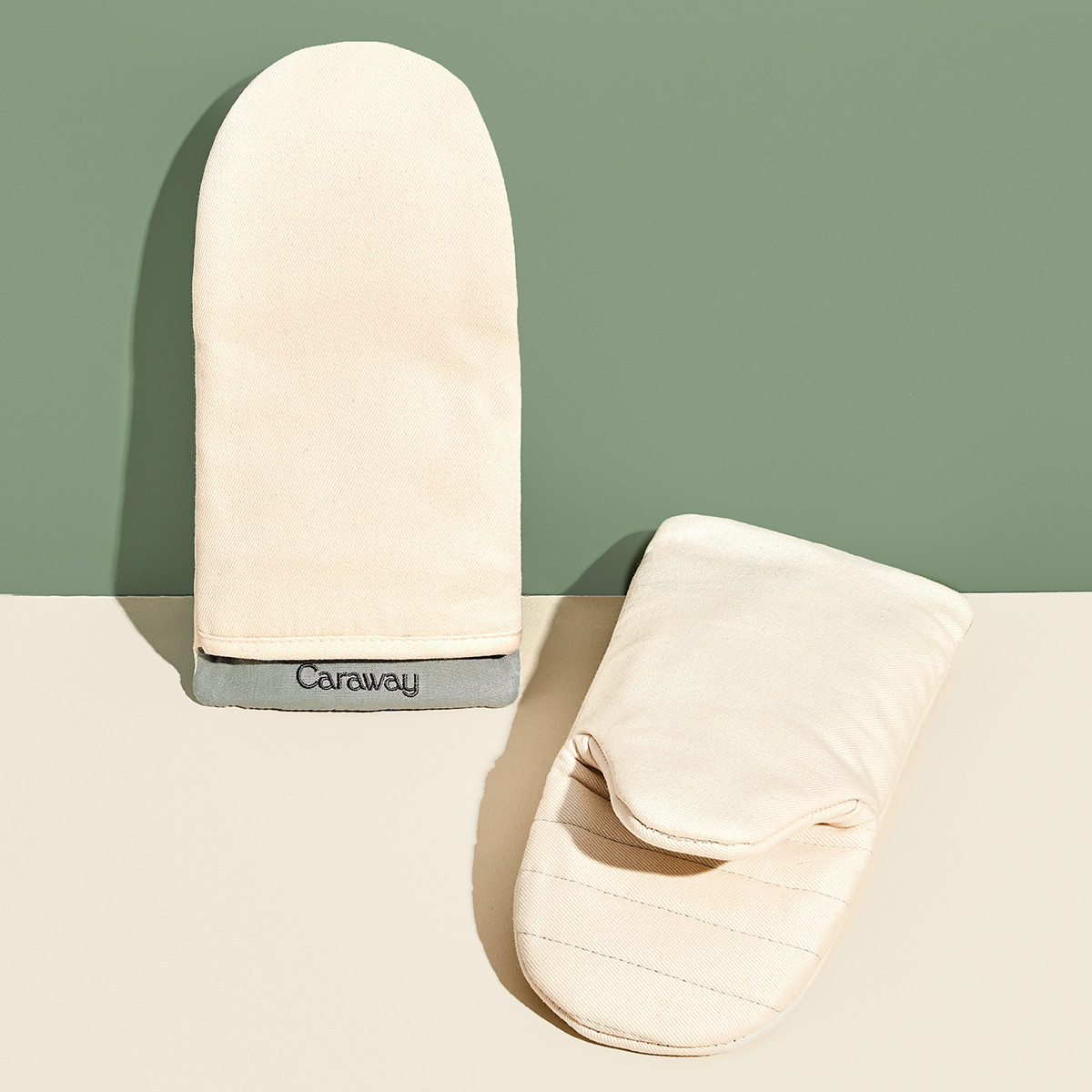 Oven Mitts In Cream | 100% Organic Cotton | Caraway | Caraway