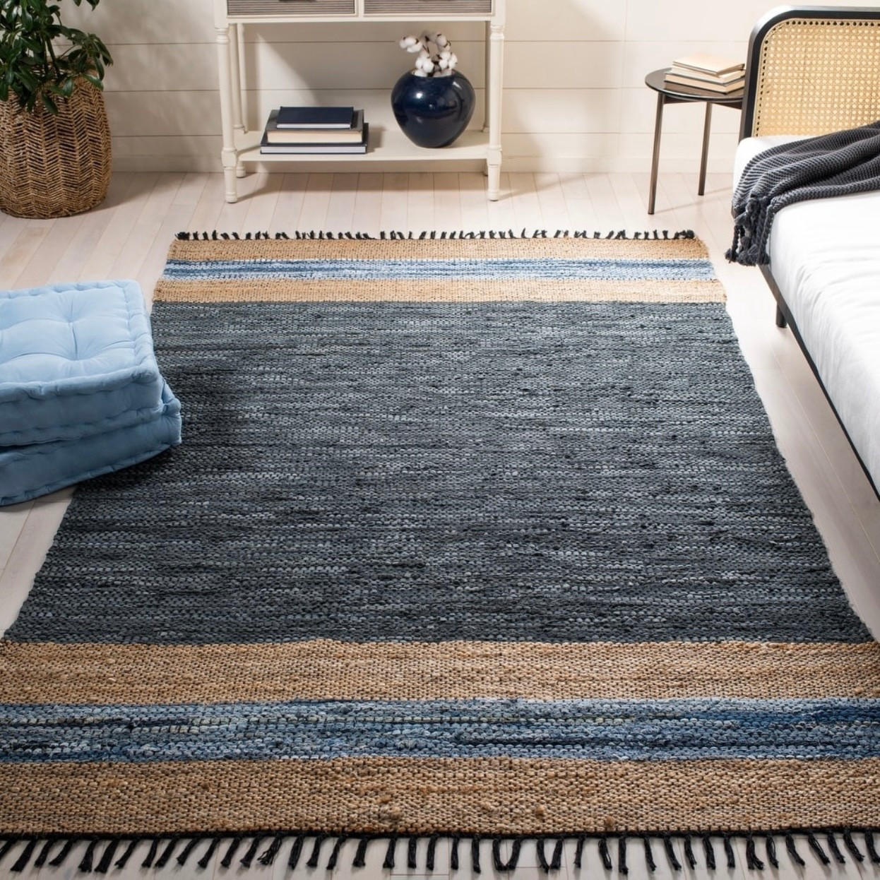 SAFAVIEH Handmade Vintage Leather Hiyam Modern Fringe Rug

#LTKHome #LTKKids