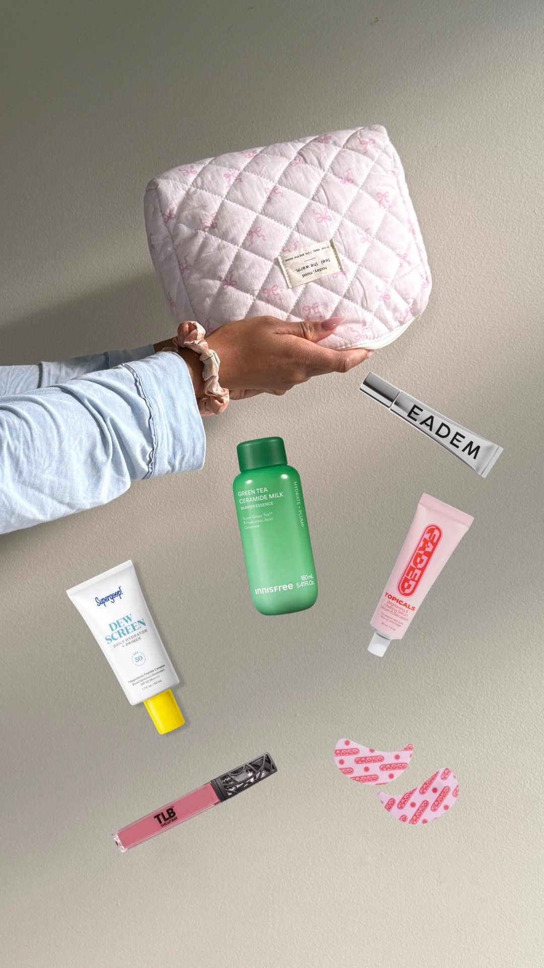 Cool Girls Guide to Glass Skin

Start with these essentials in the am to recharge your skin, fade hyper pigmentation, protect and de-puff and no one will ever ask you if you’re tired at work again.

#LTKgrwm #LTKOver40 #LTKselfcare