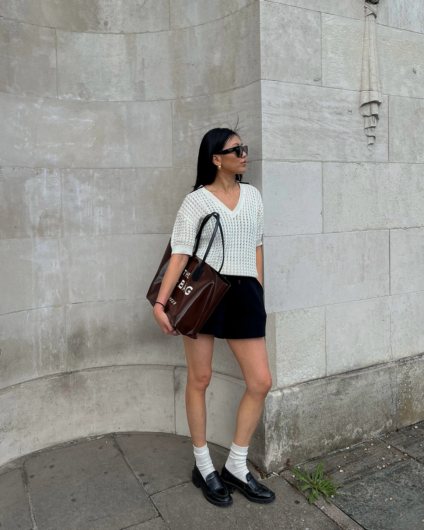 Can’t beat the basics 
Ad @varley 

#weeklyoutfit #outfitideas #varley #minimalstyledaily #minimalchic #styleinspo #minimalootd #summerfashiontrends #casualchic #summerchicstyle #parisianstyle #everydayfashion #shaythelight