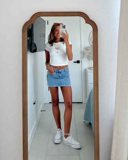 Summer vacation outfit ideas from Princess Polly. Code MCKENZ20 for 20% off your order. 💛

Wearing a 2 in this graphic tee and denim skirt 