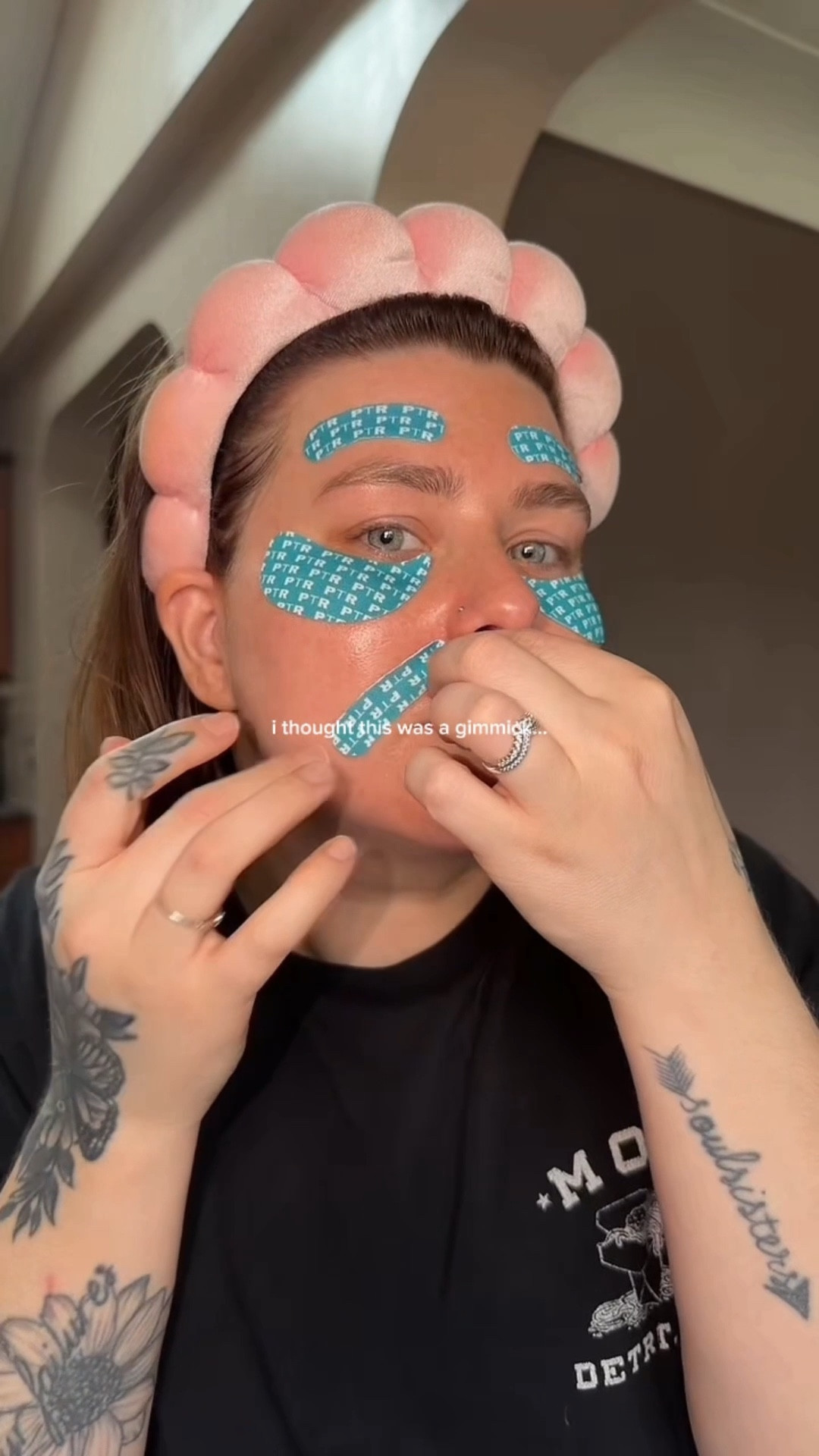 face + eye tape… and i get it 👀

my skin looks smoother and my under eyes feel so much more refreshed after using these

#skincare #peterthomasroth #undereyes #peptides #beautyfinds

#LTKselfcare #LTKBeauty #LTKOver40