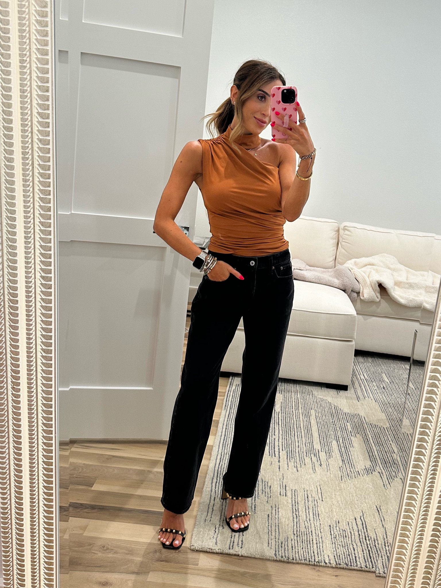 One shoulder rust top size Xs black baggy  jeans size 23 x short code AFBELBEL 

#LTKFindsUnder100 #LTKxAF #LTKFindsUnder50