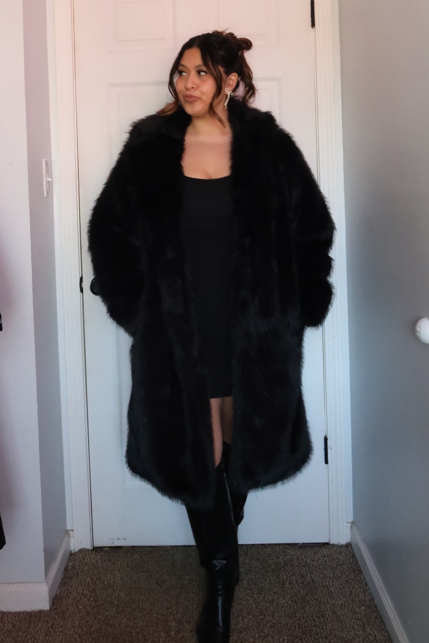 In love with this fur jacket!

Wearing size XL ladies 

#LTKMidsize #LTKselfcare #LTKmorningroutine
