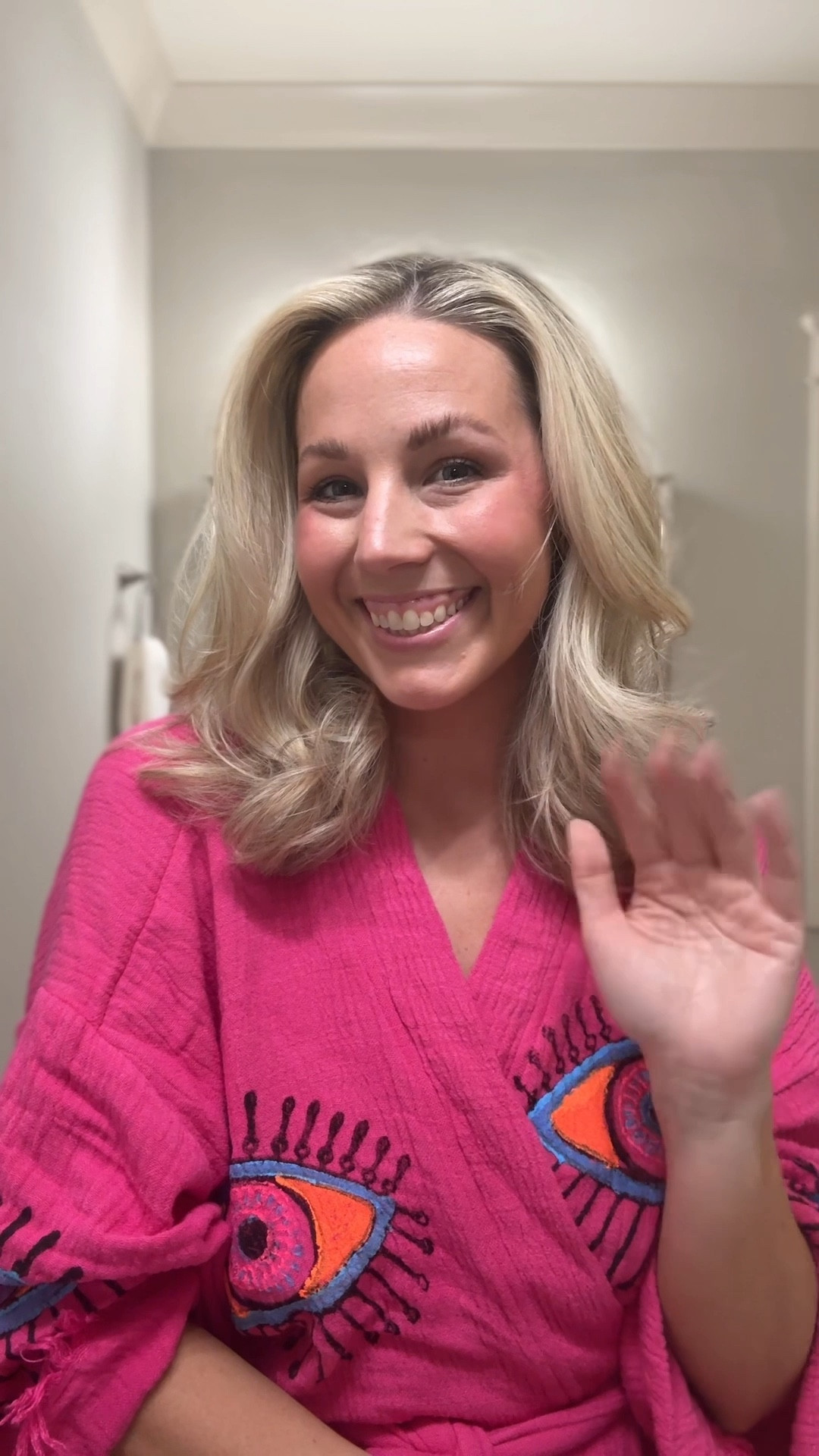 Shark Flexstyle Hair Tutorial! I’ve had this tool for a couple of years and I love it! It gives my hair so much body and it’s half the price of the Dyson air wrap. It’s pretty easy to use as I am not someone who is naturally good at doing their hair. 

My robe is from Erin McDermott and code BOBBI should get you 10% off! 💕

#LTKStyleTip #LTKWatchNow #LTKBeauty