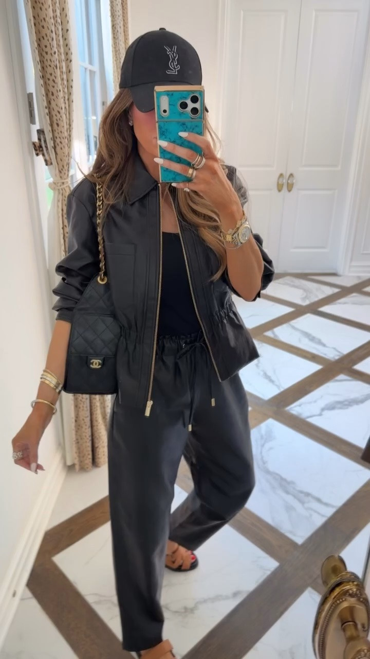 The cutest new Zara set. I purchased in TWO colors. Im in the XS in the top and bottoms! 

Zara fashion, Zara sets, Matching sets, Fall outfits women, Autumn outfits, Fall sets, Fall fashion hauls, Business casual workwear, Date night outfits, Gemma Beauty, Emily Gemma