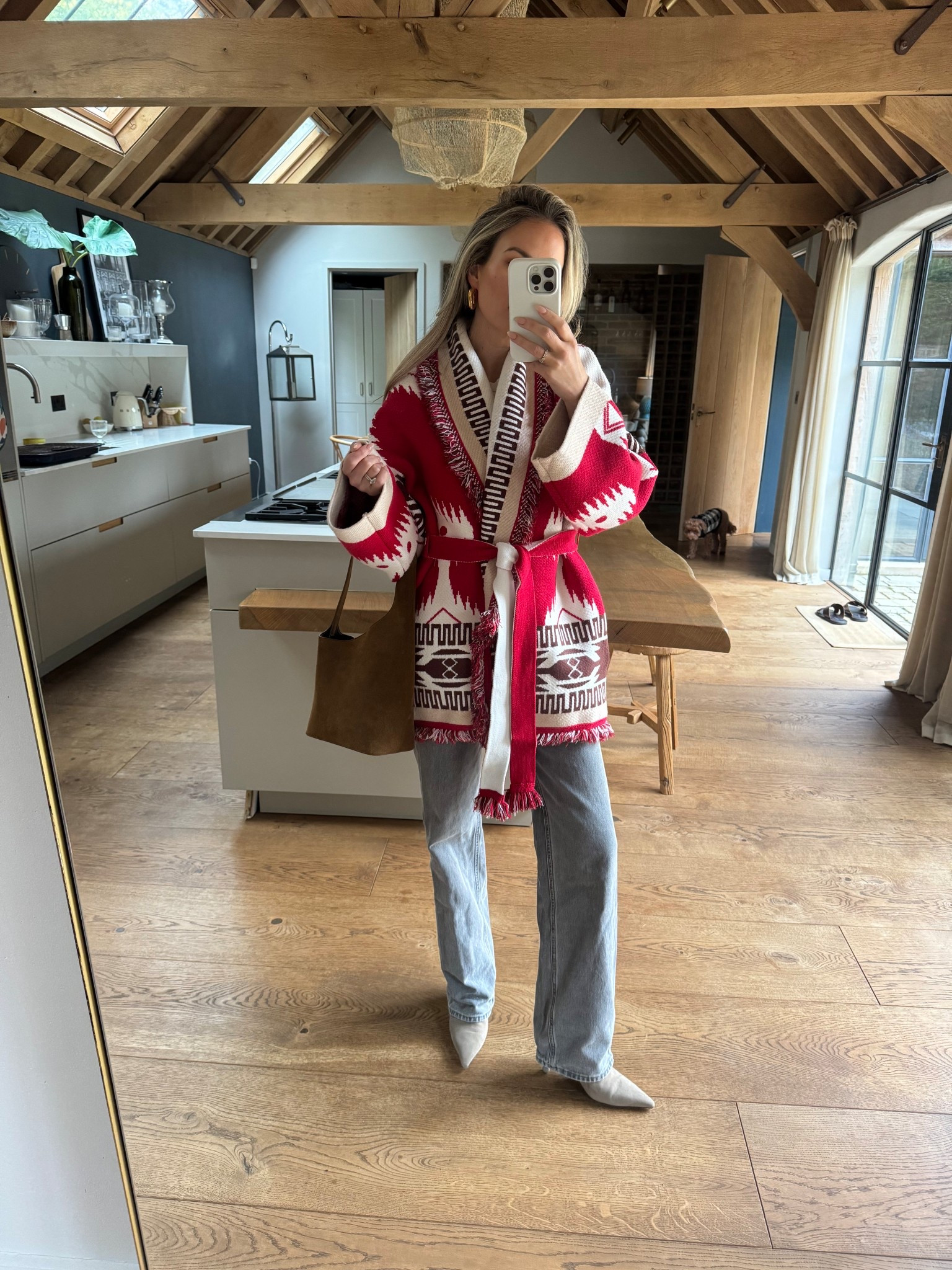 A/W cardigan to see me through 🍂 it’s thick so a t-shirt underneath is enough in this weather. Wearing XS/S and took my usual size in the jeans but go up one size if you don’t like them too fitted as they’re not stretchy. 

#LTKwinter #LTKuk #LTKautumn