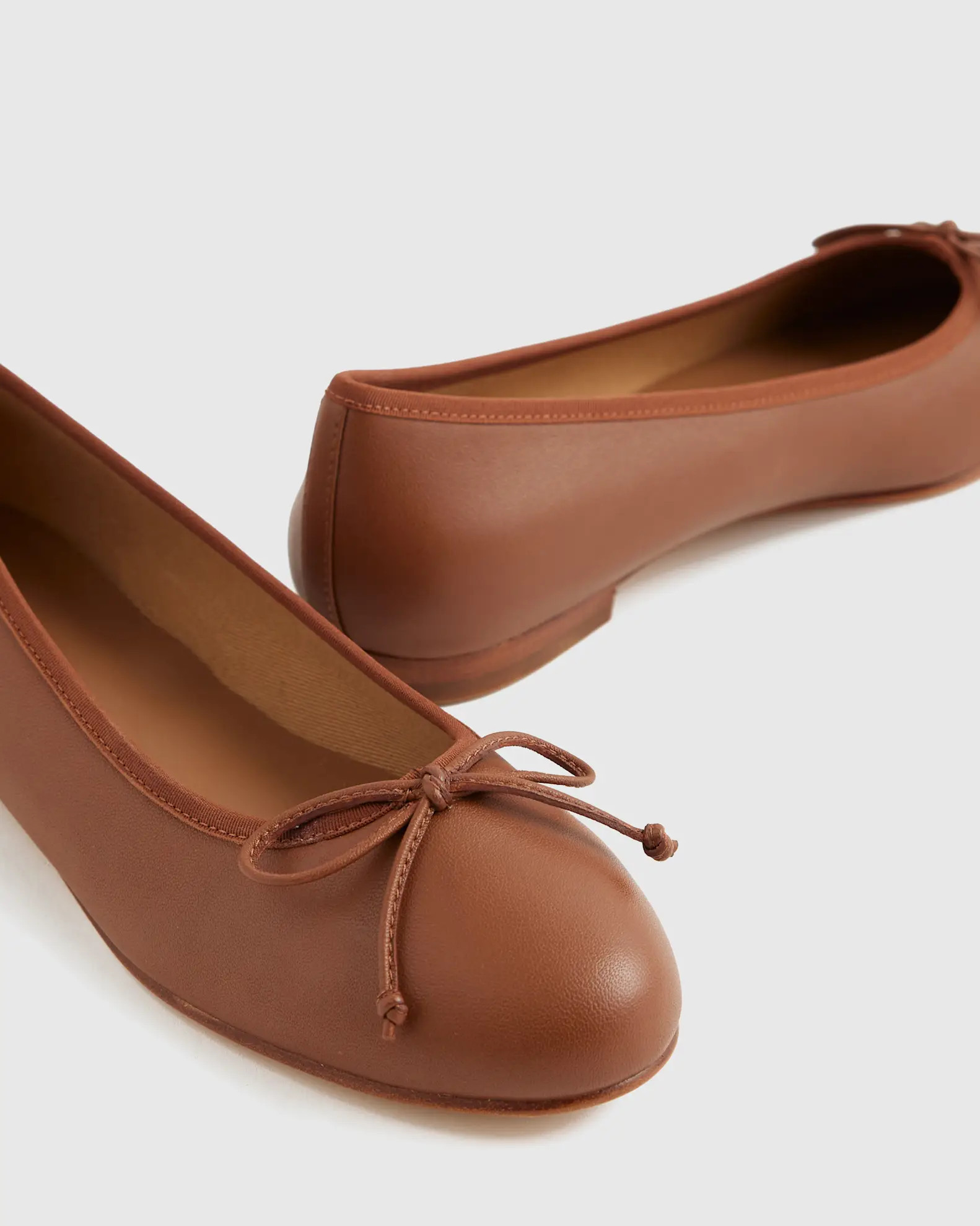 Italian Leather Bow Ballet Flat in Cognac | Quince