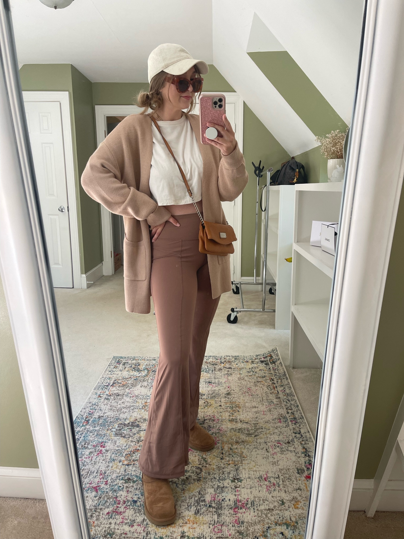 Monochromatic outfit 🐻🥔🐌📦🤎👜