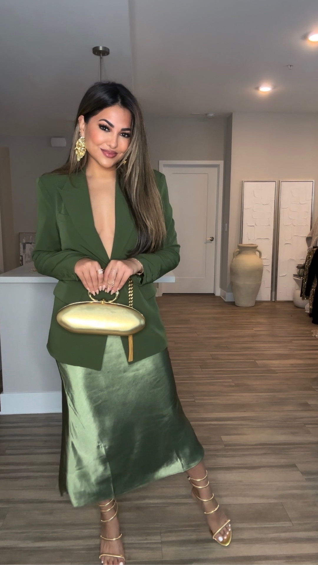 Styling a classy green blazer look 💚  #dayinmylife #outfitinspo #getreadywithme #LinaNoory #NYC

#LTKdayinmylife #LTKgrwm #LTKootd