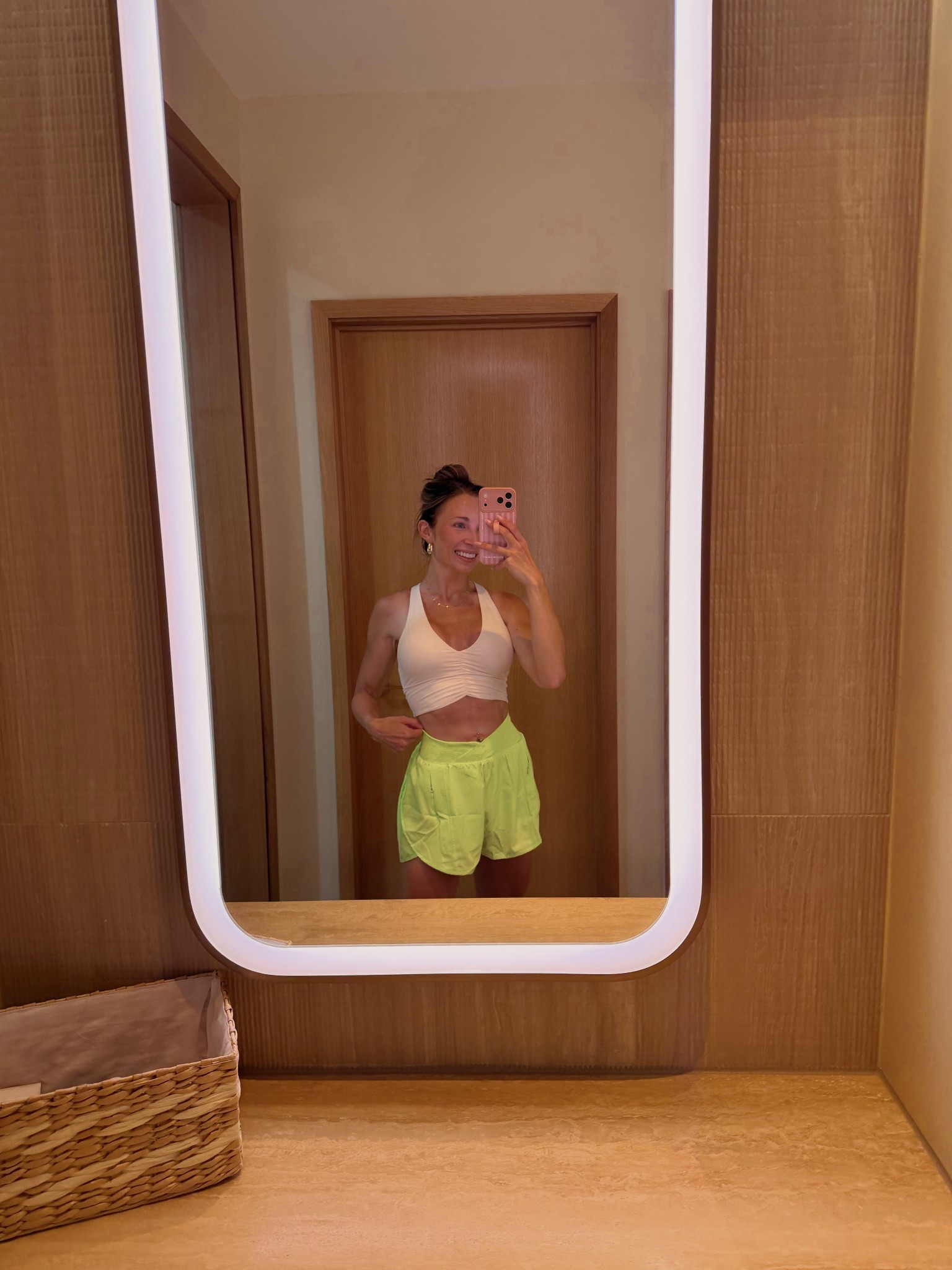 My go-to activewear set for a workout session. #activewear #workoutoutfit

#LTKActive