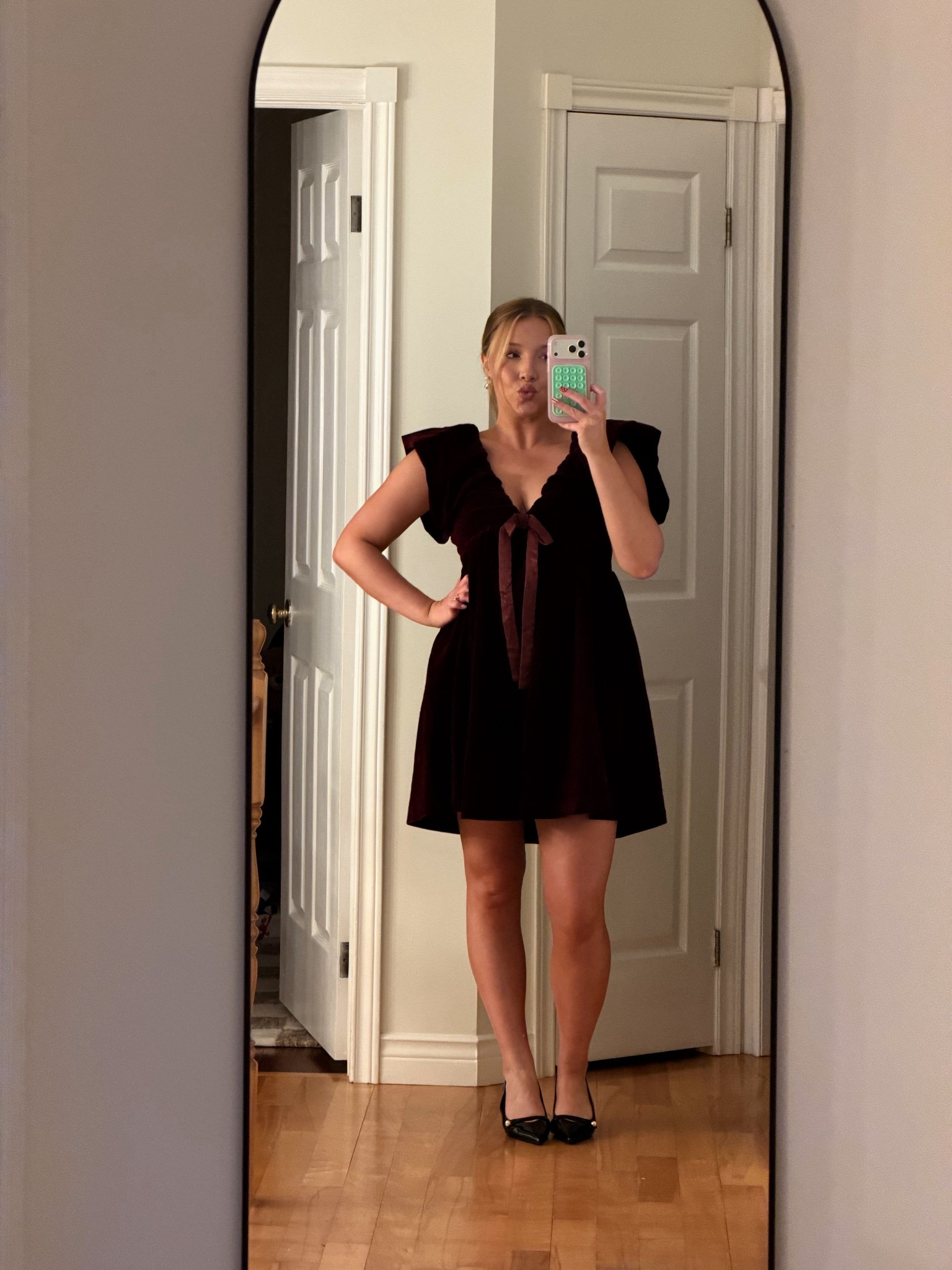 The perfect holiday dress! In medium 🤌🏼🤌🏼

#LTKcanada #LTKholiday #LTKdresses