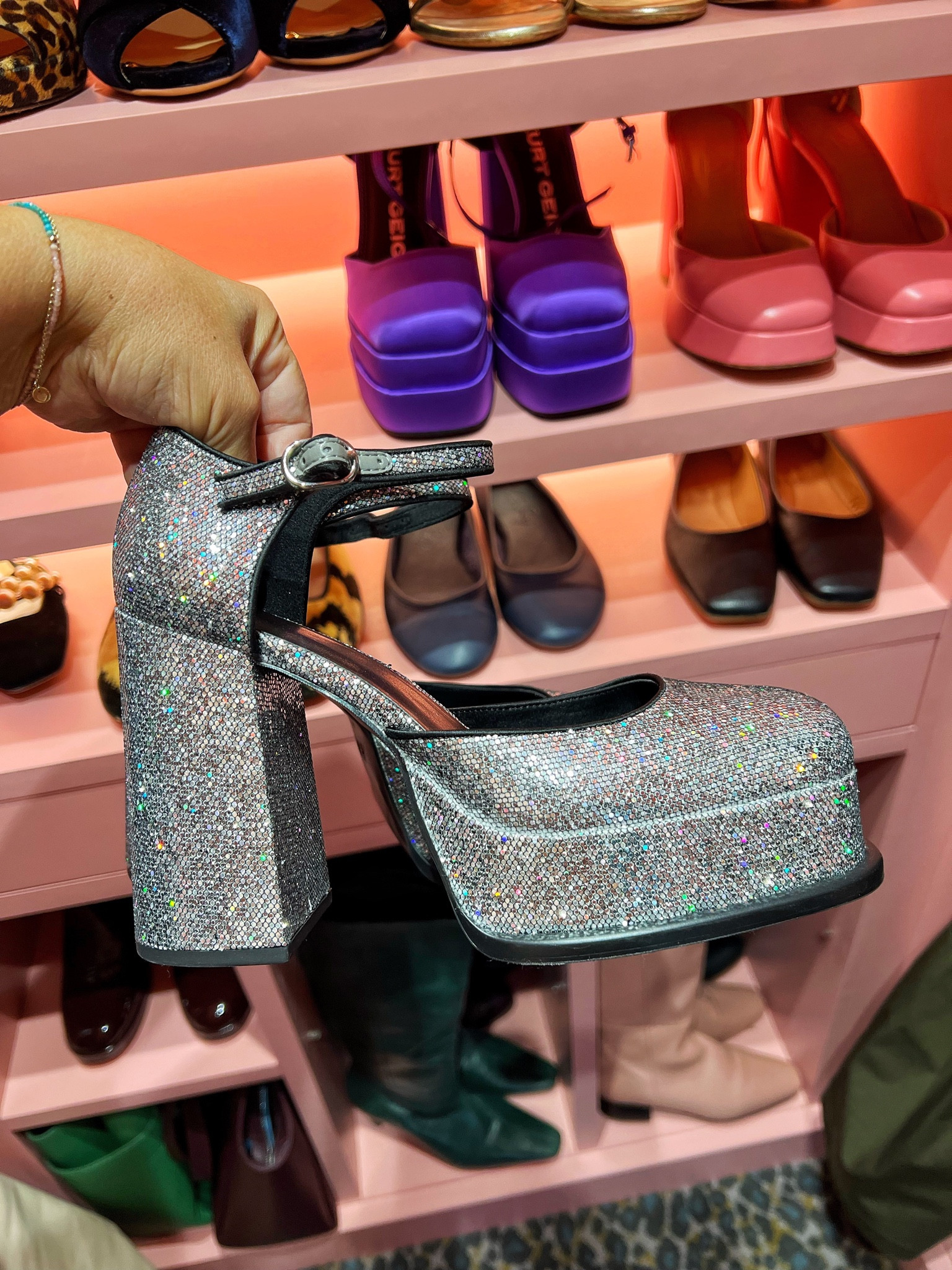 My colour of these H&M shoes has sold out so I’ve linked the others and some very similar from Kurt Geiger! 

Platform heels , Mary Janes , platform shoes , sparkly shoes , party season shoes, sparkles ✨ 