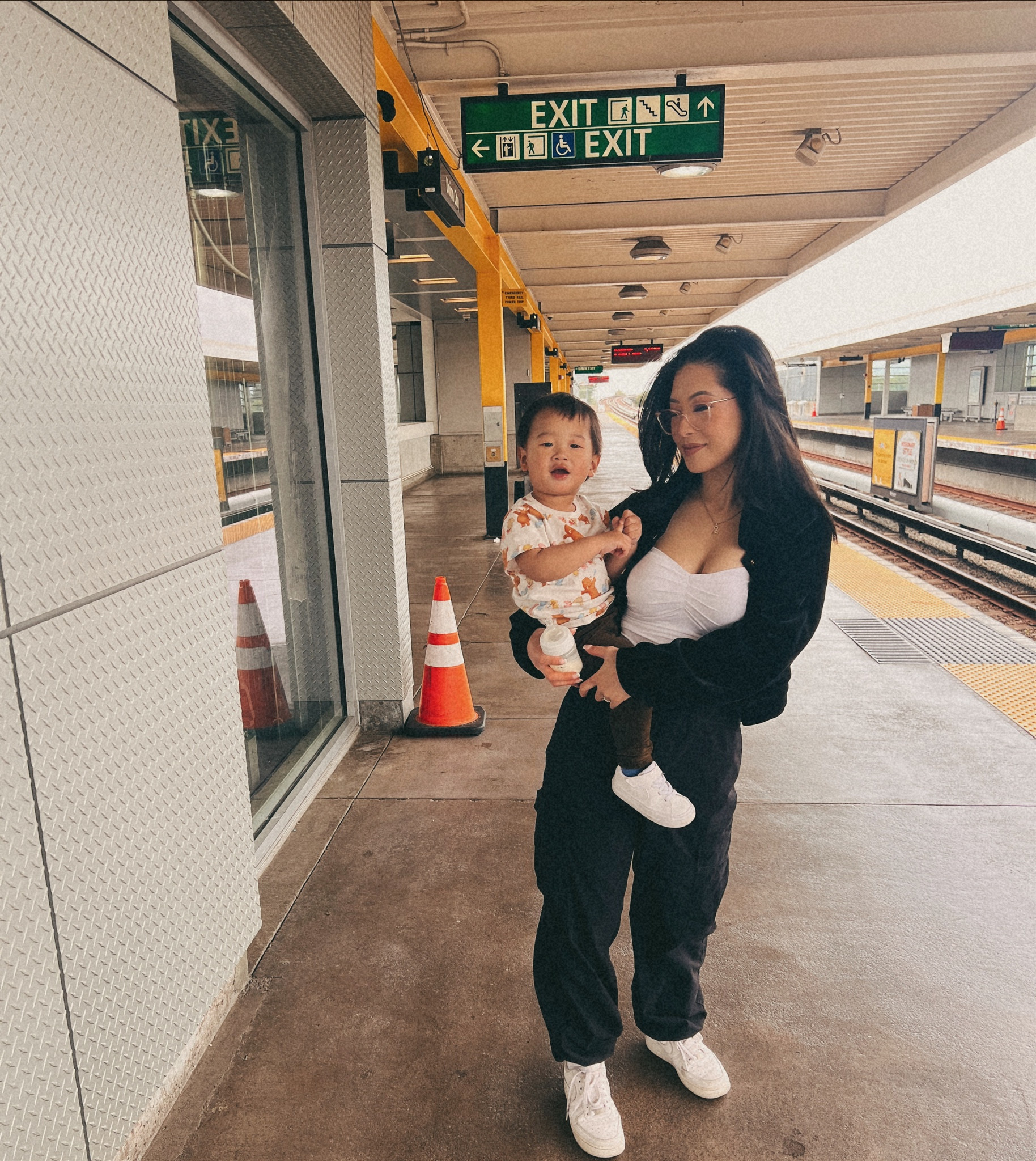 Sunday Funday 🫶🏻 
Wearing a size XS in the cargo pants. 


Petite cargo pants outfit 

#LTKkids #LTKstyletip #LTKfit