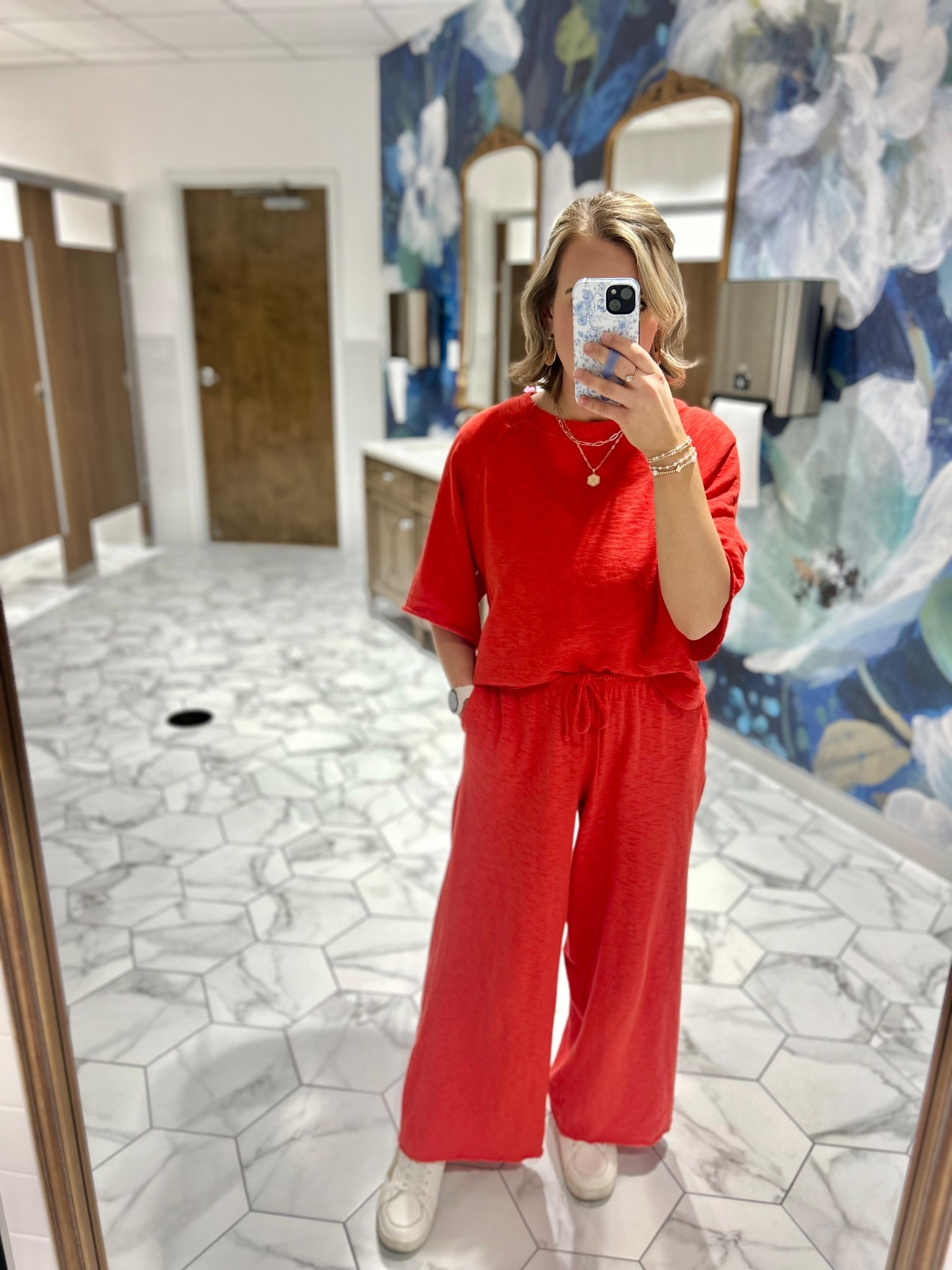 Loving this set from Aerie! Wearing an XS in both. ❤️🍓💃🏼