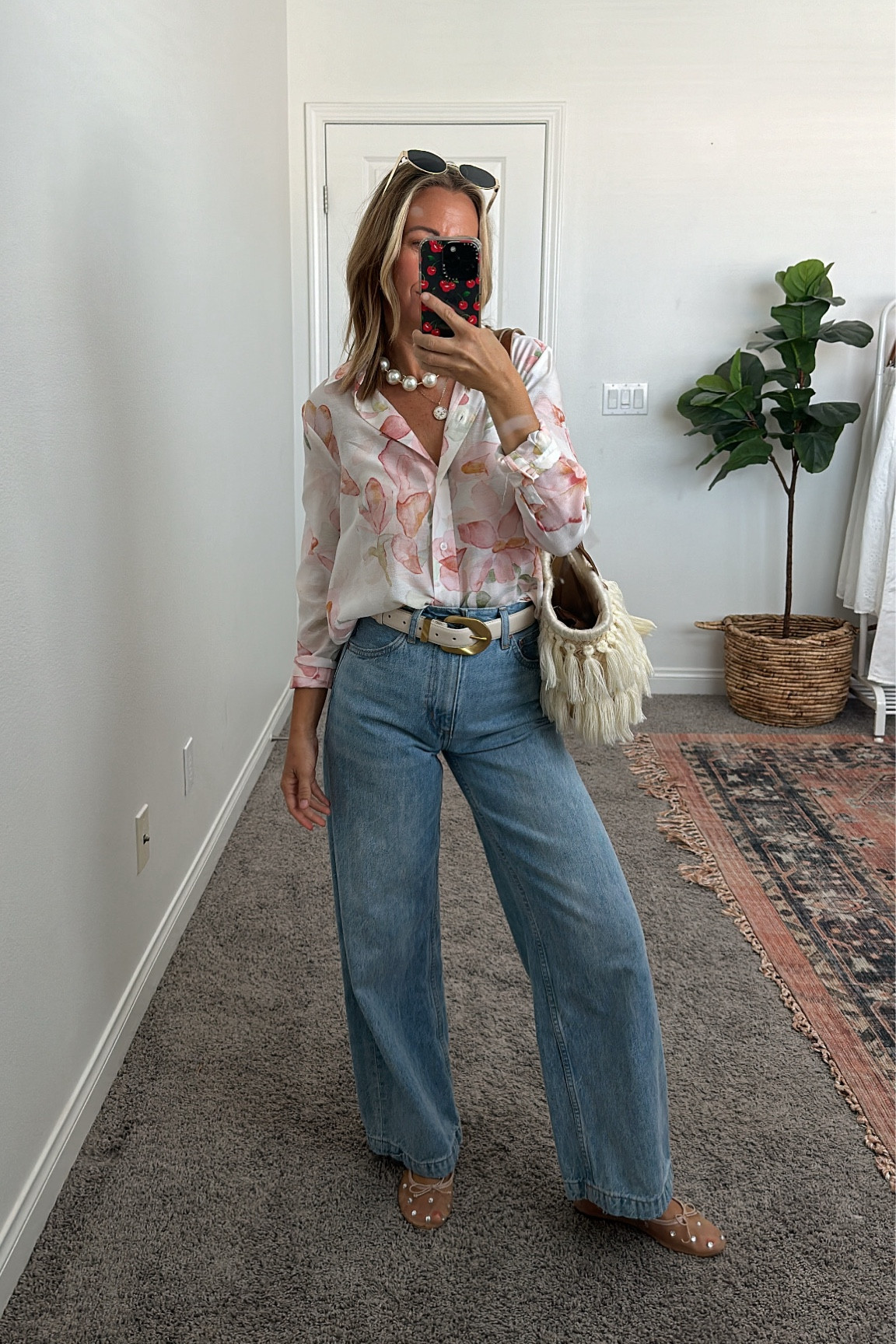 Todays outfit
Floral button down top size xs
Denim size 24
Amazon accessories 
Ballet flats 


#LTKFindsUnder50 #LTKSaleAlert #LTKStyleTip