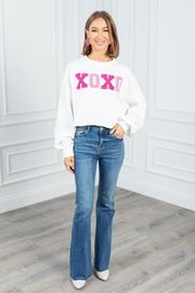 Cassie "XOXO" Sweatshirt | Avara