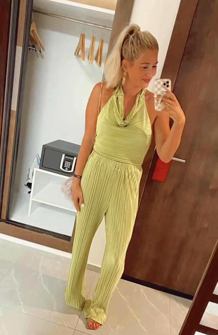 Two piece summer fit!🌴

#LTKfit #LTKtravel #LTKsalealert