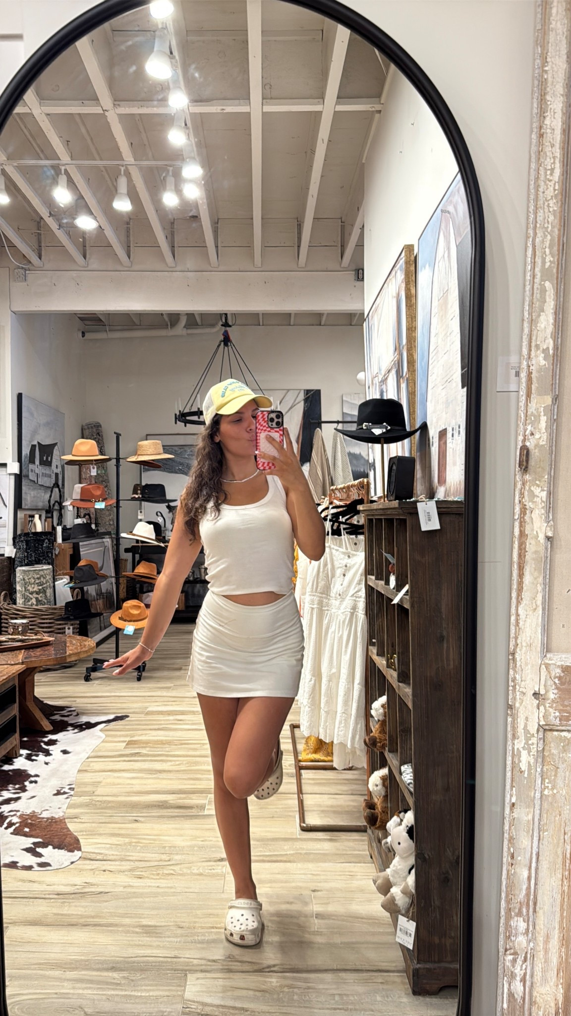 Ootd 🤍🥥🦢


#LTKU #LTKSeasonal #LTKFindsUnder100