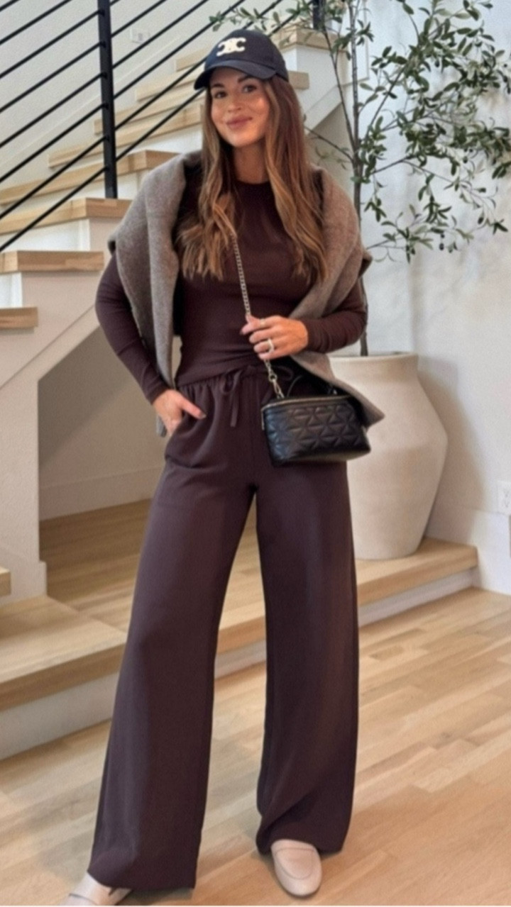 These pants from Aritzia are so easy to dress up or down. I own them in multiple colors because they’re so good! The brown is a must for your fall wardrobe. Trust me, once you try these pants you’re going to be hooked! 

This is an easy, cute outfit that I’d travel or run errands in!

Aritzia
Lodge pants
Fall style
Fall outfits
Travel outfit
Easy outfit
Ootd
Target bag
Crossbody bag

#LTKItBag #LTKStyleTip #LTKShoeCrush