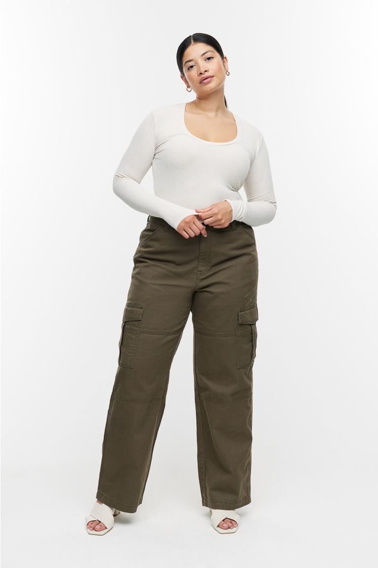 Curvy Fit Cotton Cargo Pants - Dark khaki green - Ladies | H&M US | H&M (US + CA)