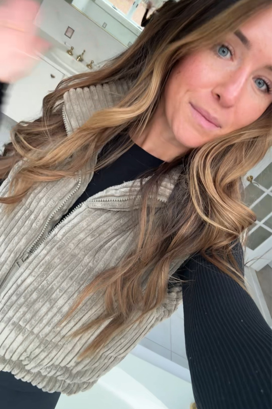 Cozy fall / winter outfit 
LOVE this corduroy cropped vest from Francesca’s, I’m wearing a size small 🤍