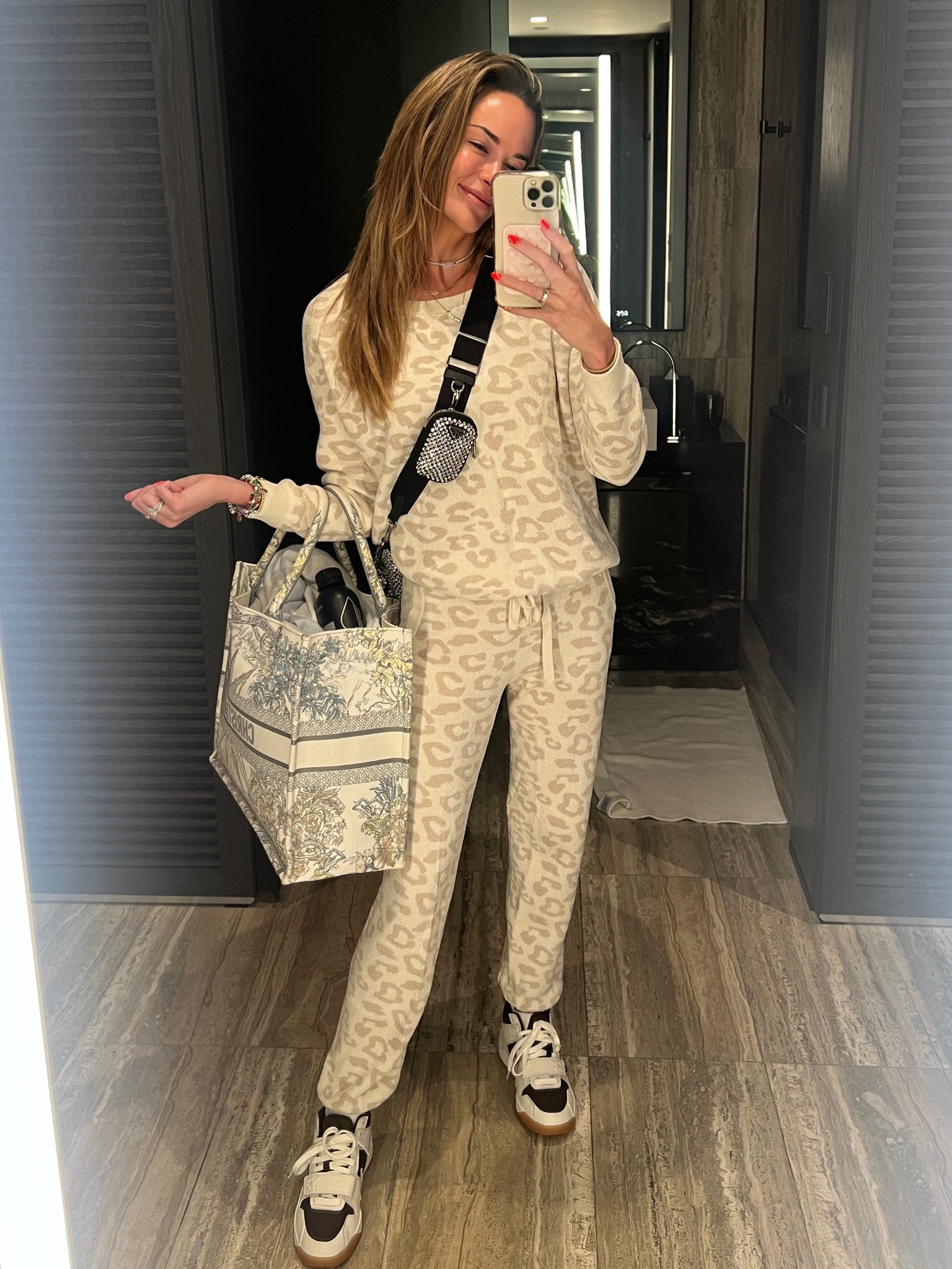 Long haul travel outfit ✈️