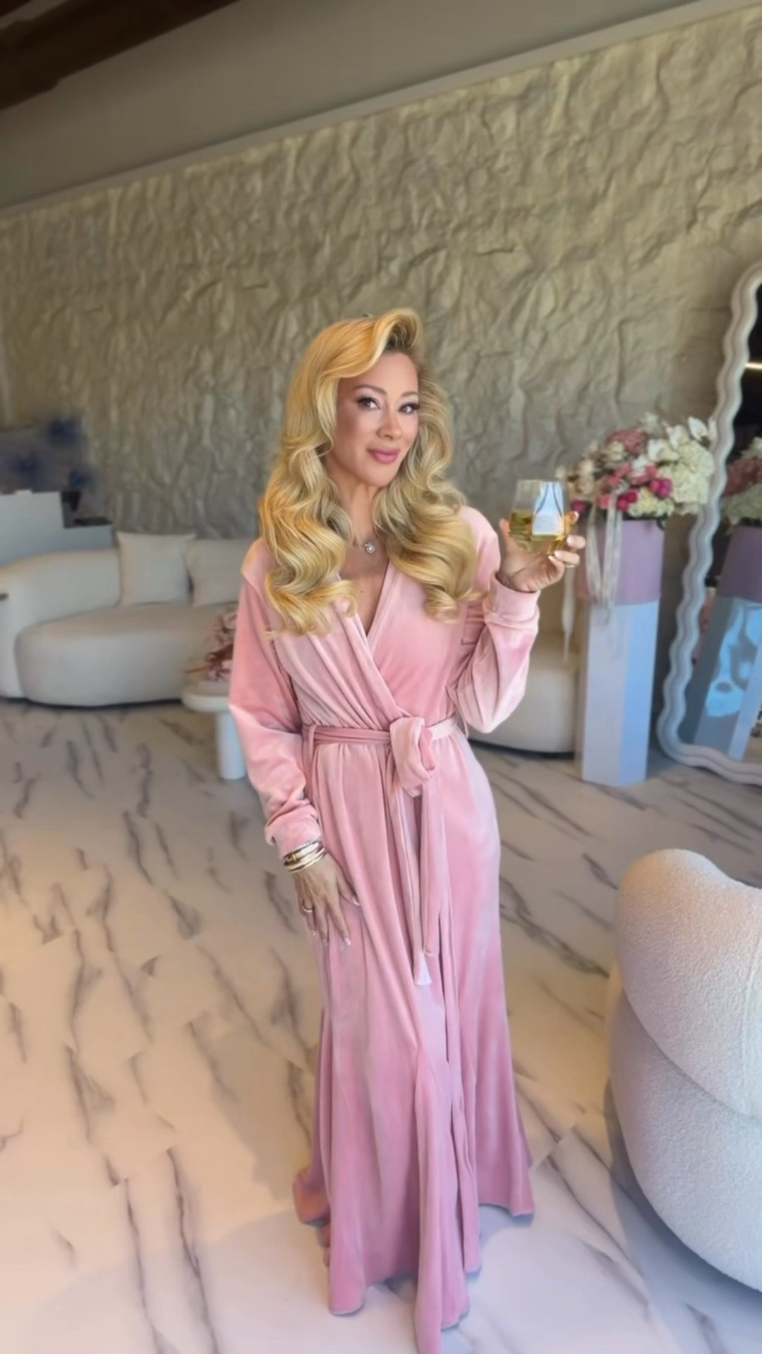 The glow up is real! 🎀

💄 @_muazarinakarpyshy 
👑 @hair_mkt_ 
📍@fleurdamour_flowers 
📸 @evseeva.nastiaa

#LTKgrwm #LTKootd #LTKBeauty