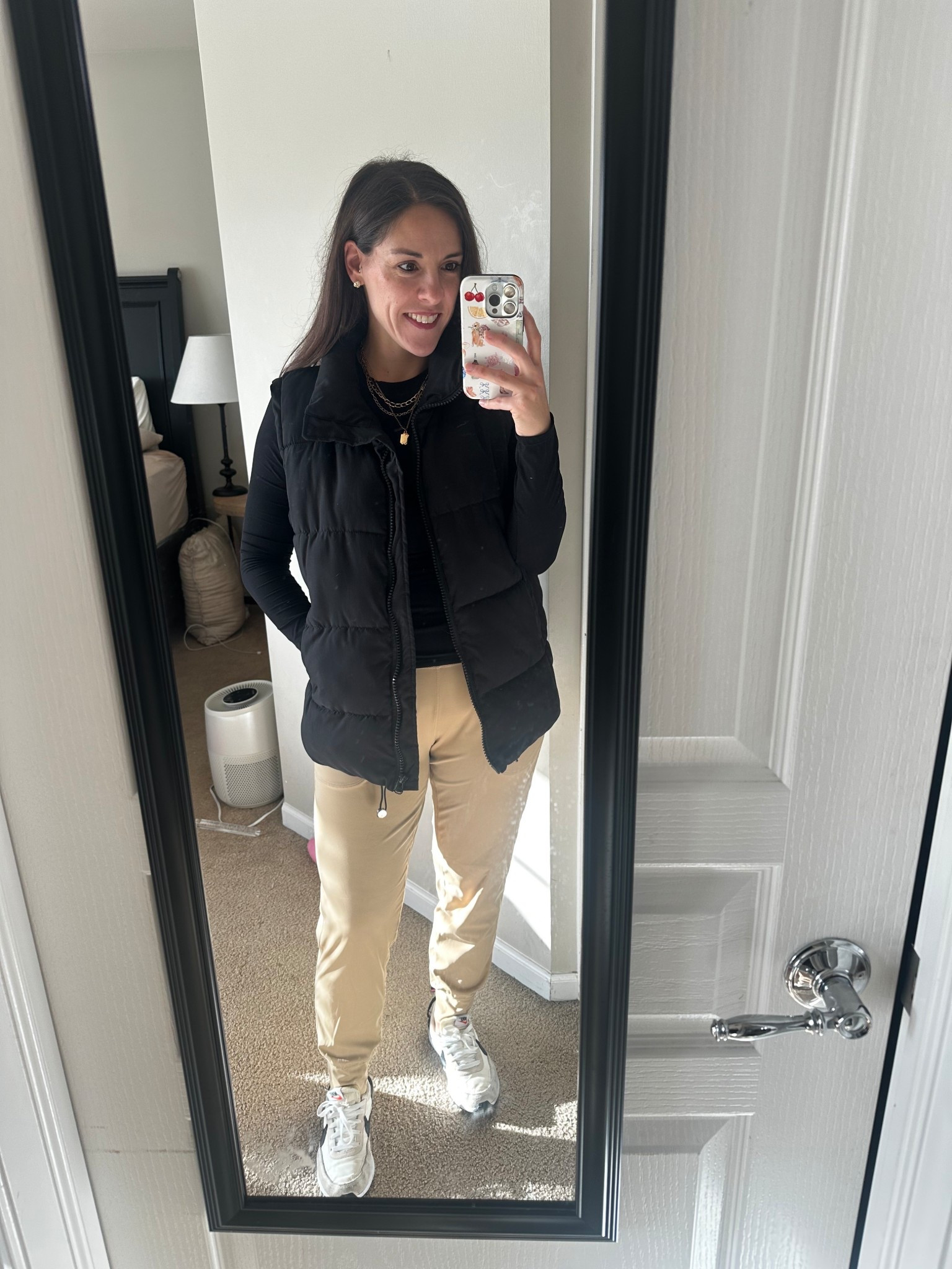 Everyday mom outfit that’s cute and comfy. Black long sleeve, a warm puffer vest, these khaki joggers, and my go-to sneakers. Perfect for school pick-up, errands, or a busy day with the girls.



#LTKmomlife #LTKStyleTip #LTKootd