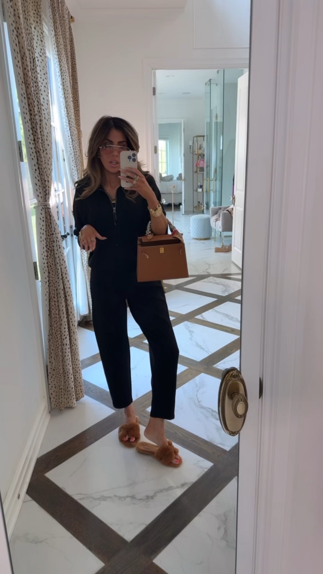 The perfect barrel sweatpants! I am wearing a size XS in everything! 

Spanx, Spanx barrel leg pants, Spanx half zip, Hermes slides, Hermes shoes, Travel outfit, Lounge set, Fall outfits, Jackets, Emily Ann Gemma

#LTKStyleTip #LTKTravel #LTKItBag