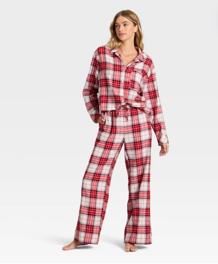 Gift Idea: Pajama Set Under $25 Now!

#LTKFindsUnder50 #LTKGiftGuide #LTKSaleAlert