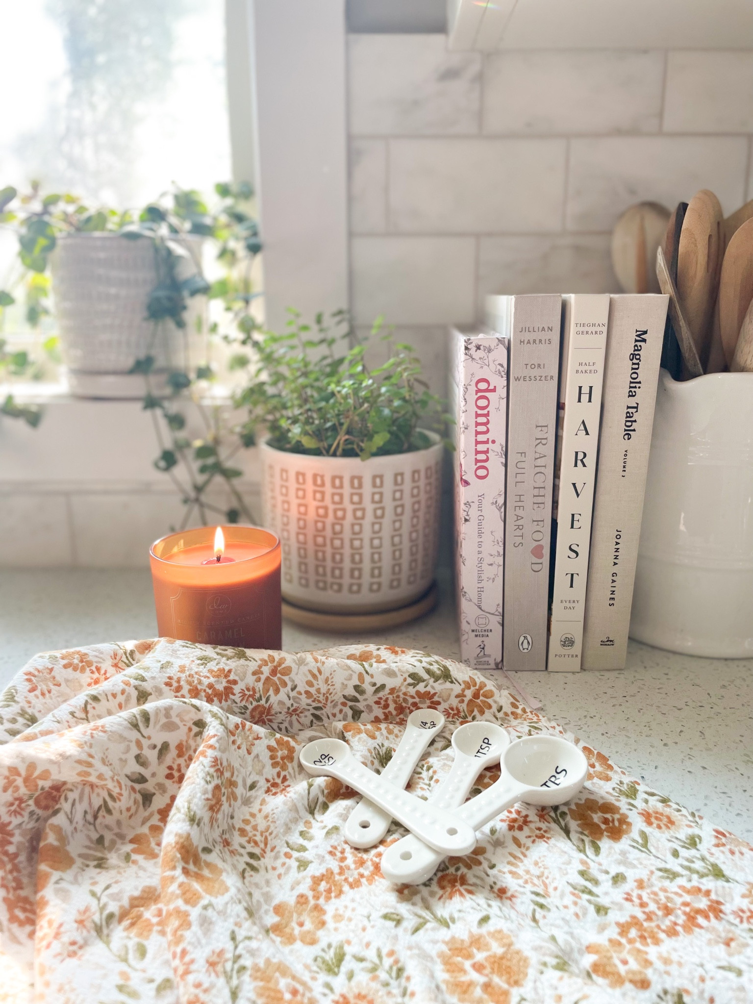 Adding fall coziness to the kitchen with my floral dish towel and caramel pumpkin candle.  Here are some similar options!

#LTKhome #LTKFind #LTKSeasonal