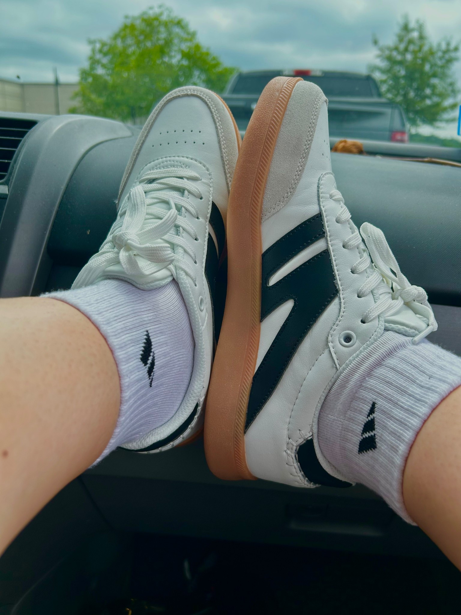 amazon black and white neutral low top sneaker 
samba look a like for less 
everyday casual sneakers for women 

#LTKFindsUnder50 #LTKMidsize #LTKShoeCrush