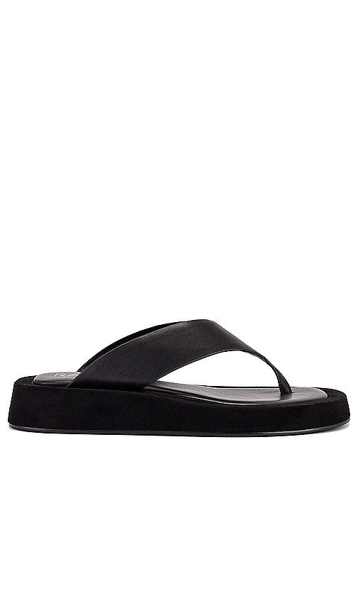 CHRIS 凉鞋 | Revolve Clothing (Global)