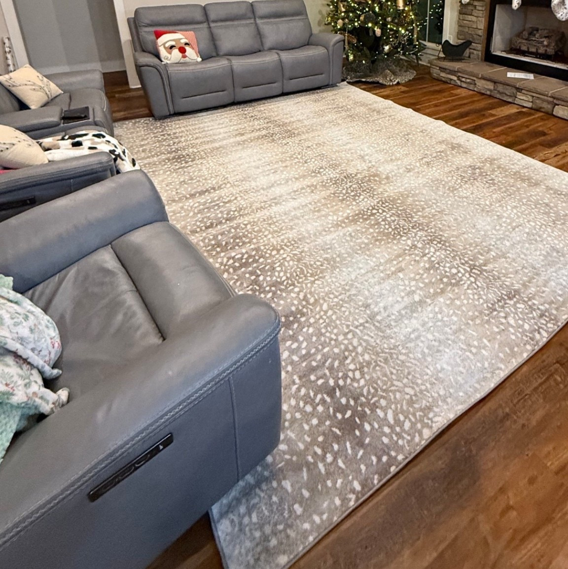 Living room rug that we all LOVE😍✨

#LTKdayinmylife #LTKHome #LTKMothersDay