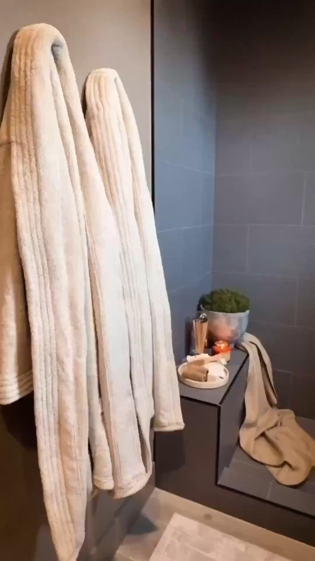 Amazon finds you’ll actually use:


I LOVE to organize!! Amazon helps me stay organized with all of their amazing finds!
Here are a few of my favorite finds I love and use!



—-
Amazon home decor finds
Modern neutral home decor
Affordable home decor
Interior Style Amazon home decor Rh inspired finds
Closet organization Amazon closet finds
Summerthompsonstyles

#LTKHome #LTKU #LTKdayinmylife