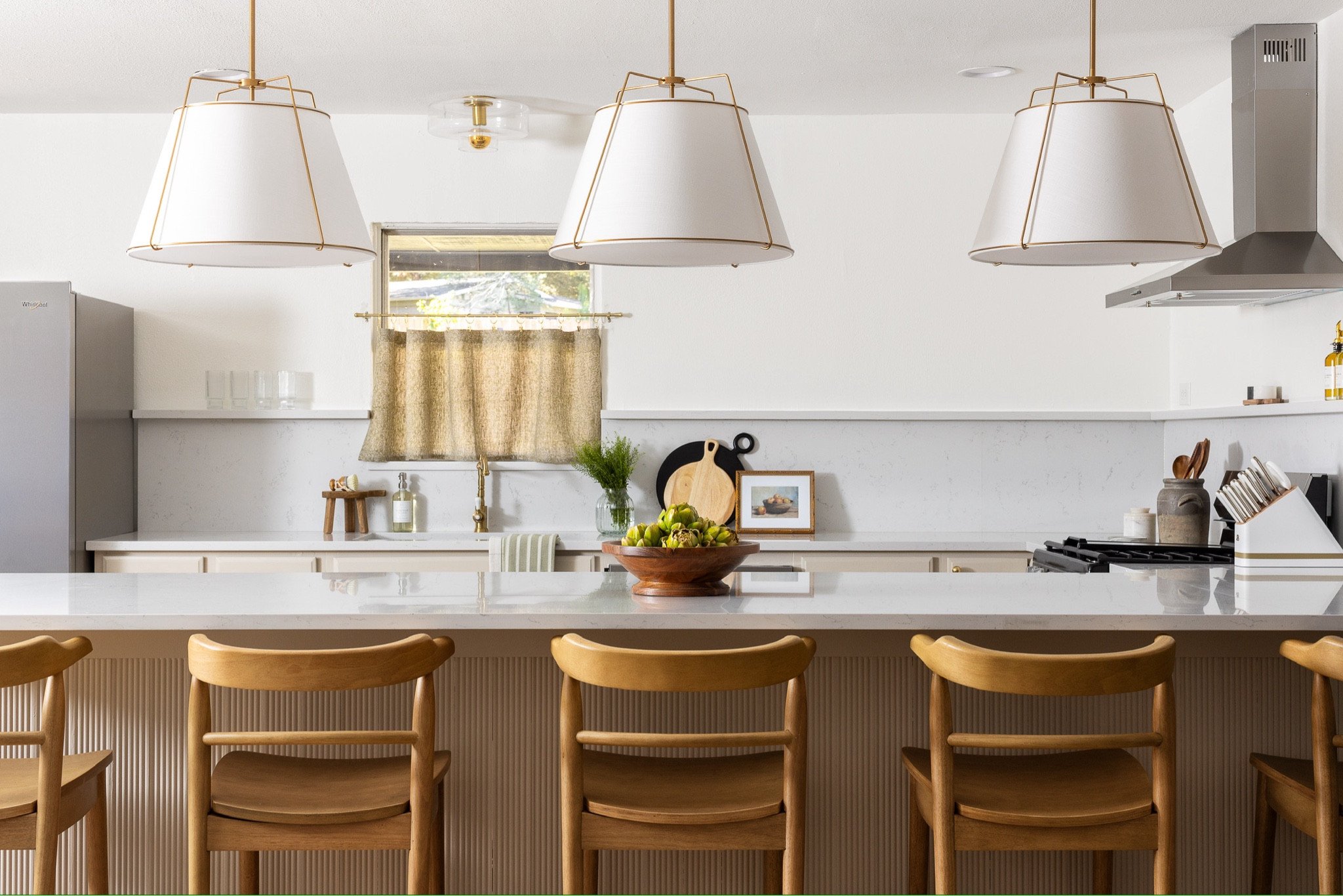 Smiles and Pearls has launched her new Airbnb. Candice went with a modern vintage design for this rancher. 

Home design, modern home decor, Airbnb superhost, home decor, target home record Amazon home finds, Amazon home decor, Studio McGee, Threshold, Target home, Target home finds, Target run, Airbnb host, Magnolia Hearth and Hand, Home Depot, Home Depot furniture, living room, bedroom, coffee table

#LTKplussize #LTKstyletip #LTKhome