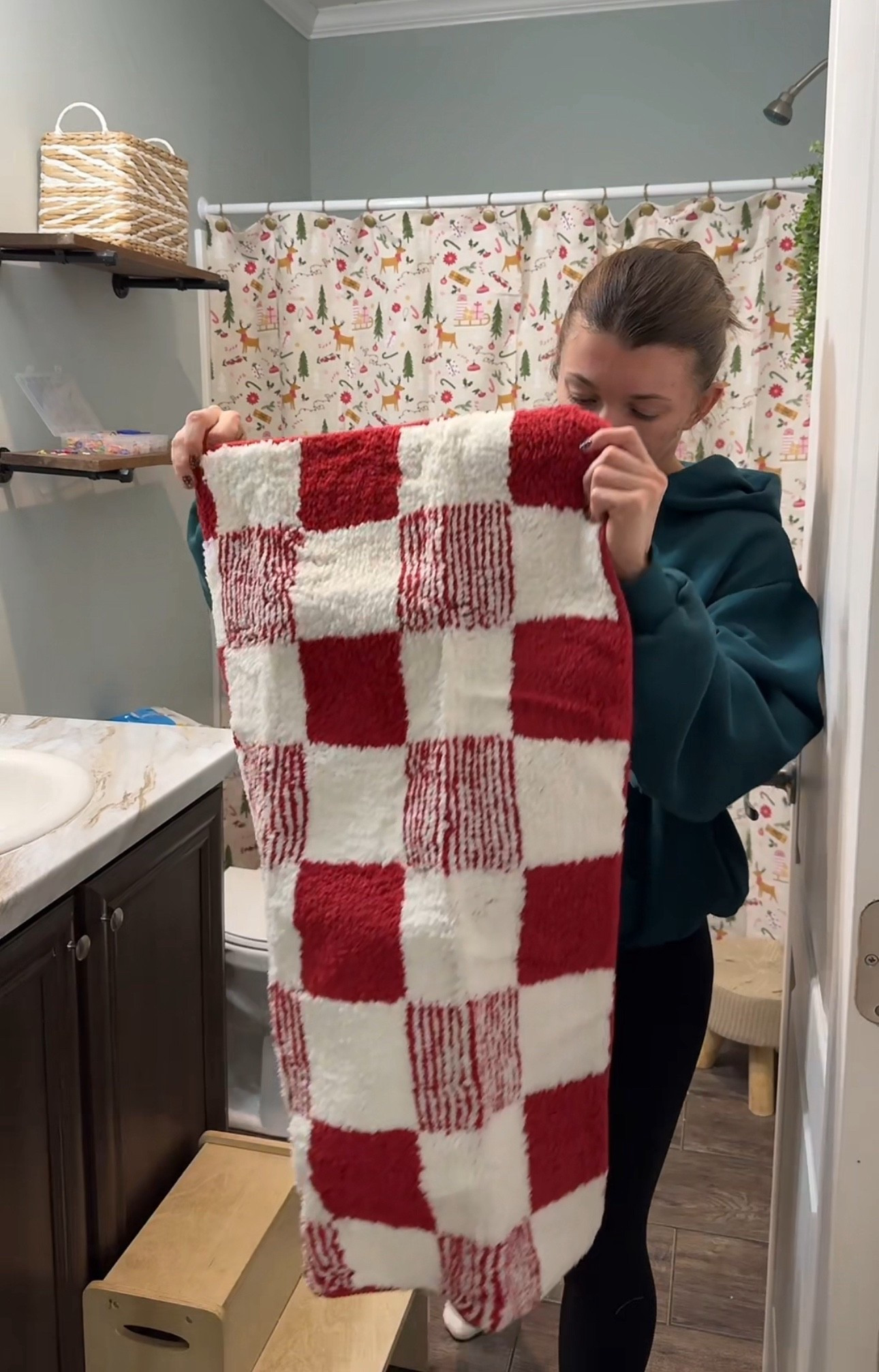 Christmas bathroom rug 😍 and it’s so soft! 

#LTKSeasonal #LTKHoliday #LTKHome