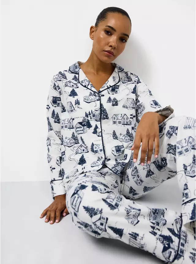 Women's Christmas Ski Scenes Printed Traditional Pyjamas 18 | Tu Clothing