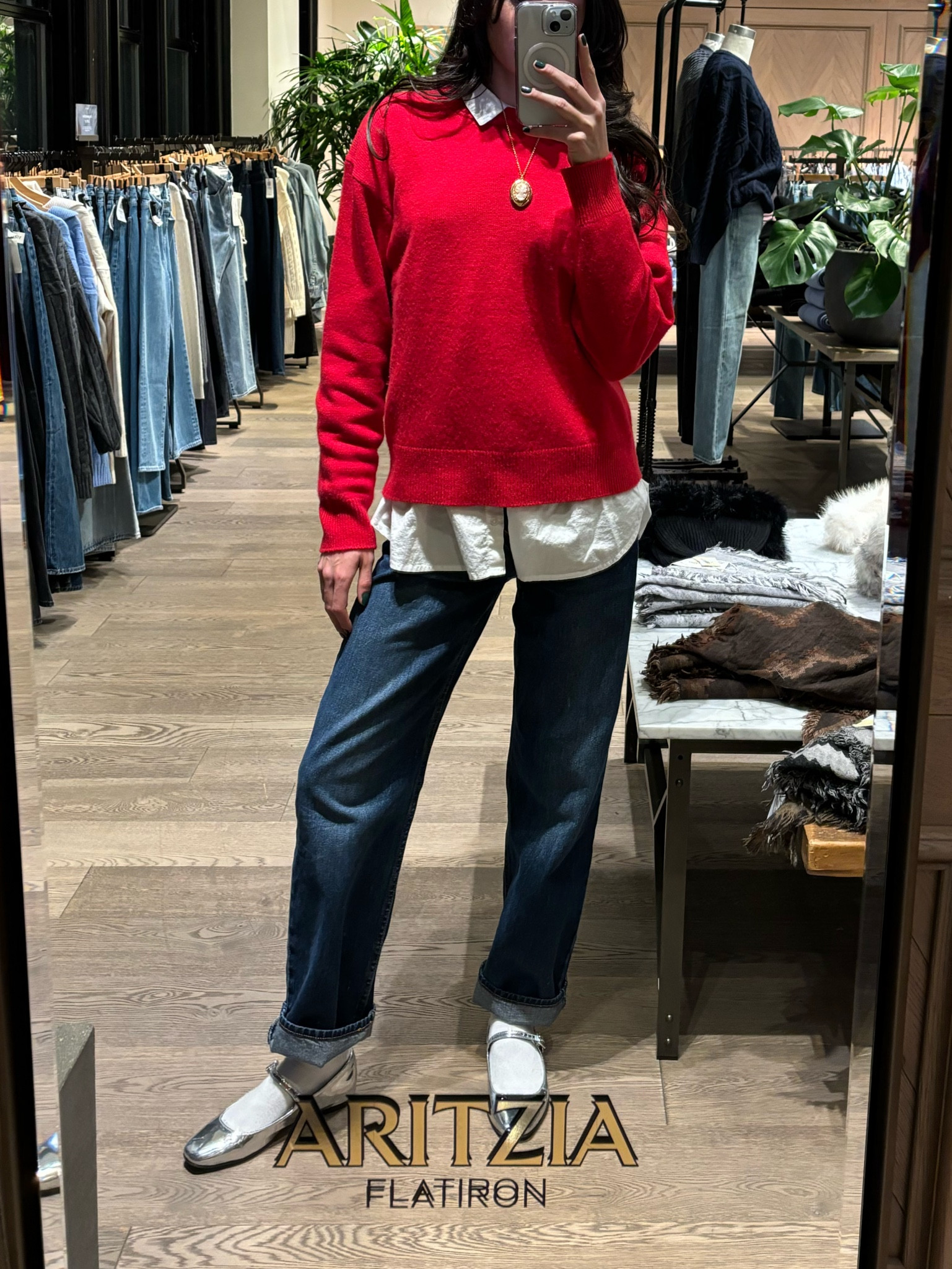 Work fit with some Aritzia cashmere paired with Levi’s jeans and layered with a classic white button up❤️ wearing my fav Steve Madden ballet flats 🥿 

Cashmere is the perfect gift to show someone you think highly of and appreciate them! 

#LTKSeasonal #LTKStyleTip #LTKGiftGuide