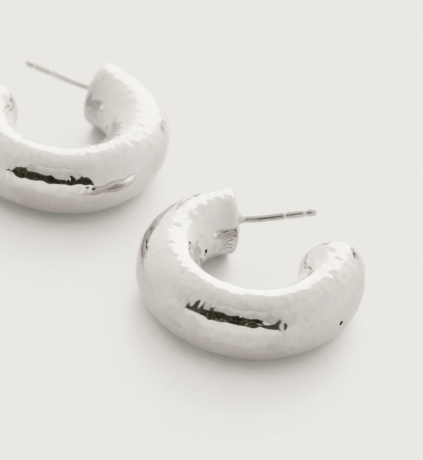 Siren Muse Chunky Medium Hoop Earrings | Monica Vinader (Global)